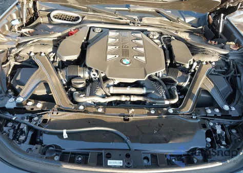 2025 BMW 760I xDrive z USA, uszkodzony, nr VIN WBA33EJ03SCU49090